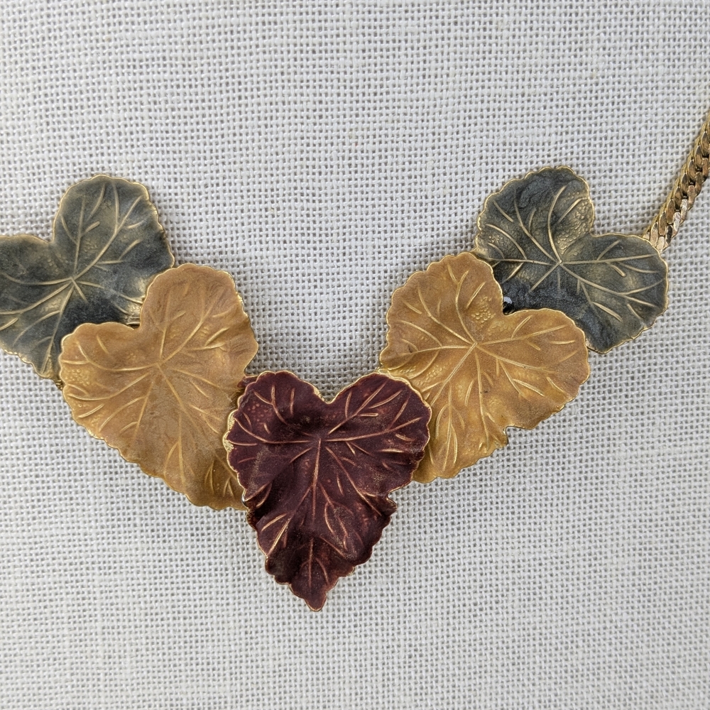 *Bundle and SAVE* Vintage Gold Leaf Necklace - Picture 4 of 6